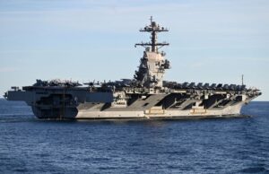 Donald Trump rückt aufgrund von Angriffsgerüchten einen riesigen Flugzeugträger näher an Venezuela heran