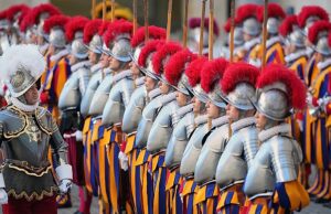 Der Vatikan ermittelt gegen die Schweizergarde nach Vorwürfen des Antisemitismus auf dem Petersplatz