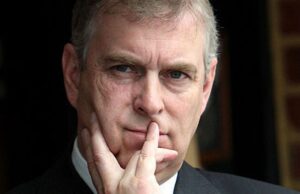 Andrew ließ während einer vom Steuerzahler finanzierten königlichen Reise „mehrere Sexarbeiterinnen ins Hotelzimmer bringen“.