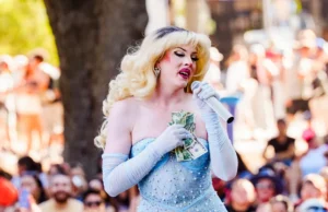 Gericht in Texas genehmigt teilweises Verbot von Drag-Performances