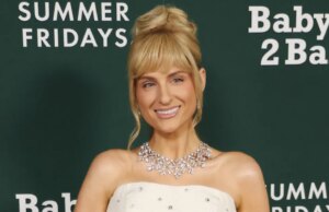 Meghan Trainor sorgt auf dem roten Teppich der Baby2Baby-Gala für Prinzessinnen-Vibes