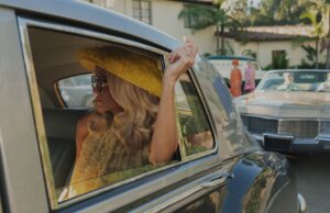 „Palm Royale“-Stars nennen die Serie vor der spannenden Premiere der zweiten Staffel „Hitchcock meets Bewitched“.