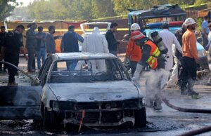 Pakistan macht die Nachbarn Afghanistan und Indien für die Bombenexplosion verantwortlich, bei der vor Gericht in Islamabad zwölf Menschen getötet wurden