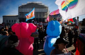 Der Oberste Gerichtshof lehnt es ab, den bahnbrechenden Fall der gleichgeschlechtlichen Ehe erneut zu prüfen