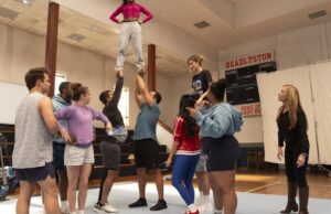 Warum „Stumble“, die auf „Cheer“ basierende NBC-Komödie, Monica Aldama brauchte