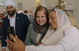 Ghazala Hashmi aus Virginia schreibt Geschichte als erste muslimische Frau, die in ein landesweites Amt gewählt wurde